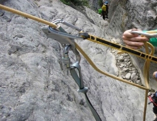  Sotto le formazioni della grotta 